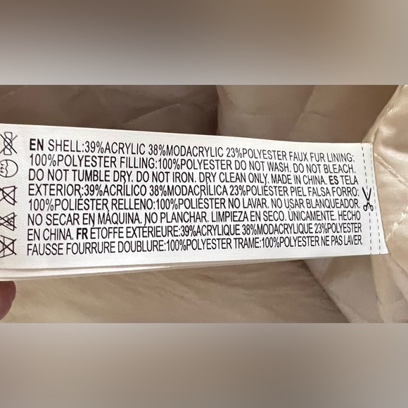EUC CREAMY BEIGE LONG LINE FAUX FUR VEST⭐️ - Picture 5 of 6